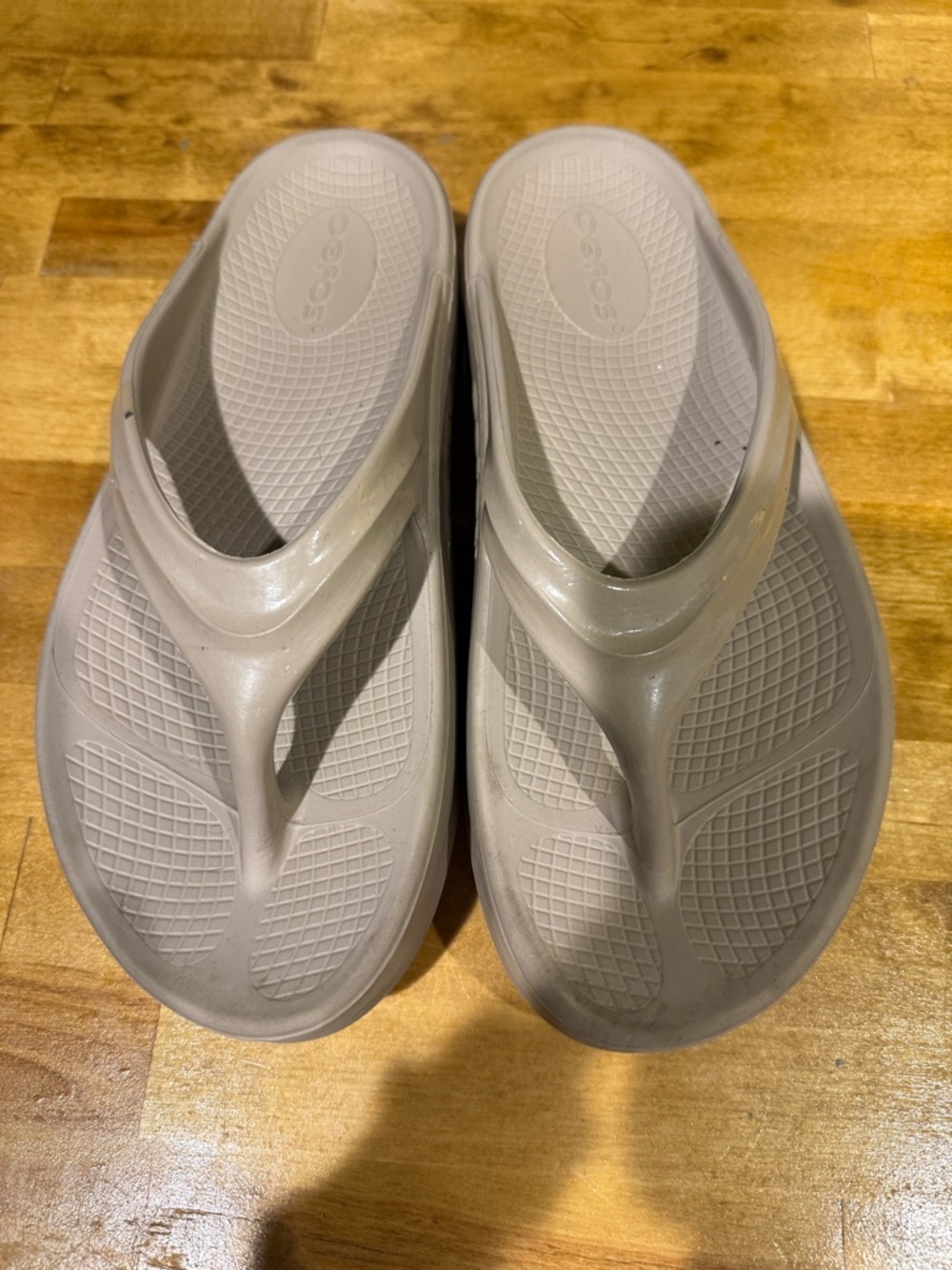 Oomega Thong Oofos in Nomad